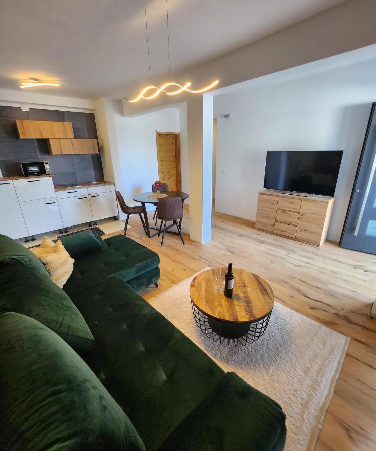 Apartman Lidija Starigrad Paklenica Εξωτερικό φωτογραφία